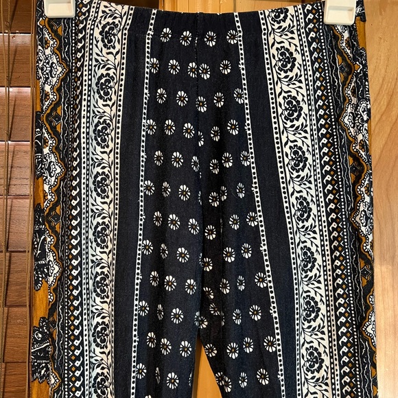 S Novella Royale Janis Bell Bottoms in Navy Daisy - Picture 2 of 10